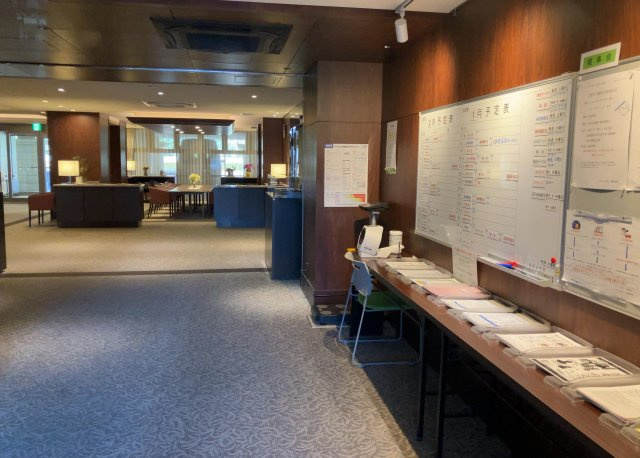 ラウンジは、マンションの共用スペースに椅子やテーブルなどを配置した利用者が寛げる空間です。屋内型ラウンジと屋外型ラウンジがあります。共用部分の管理状況と合わせて、詳細については現地でご確認ください。