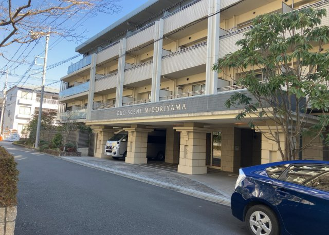 景色重視でお家選ぶをするとスーパーが遠い！学校が遠い！など生活をするうえで利便性で困ることもあります。まず一度現地を見学する際に、周辺の施設などがあるかを確認し、暮らし始めた後のことを想像しましょう。