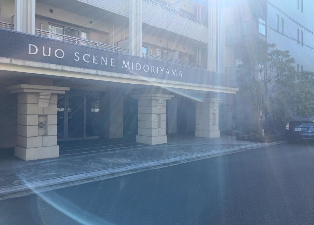 ＲＣ造、Reinforced　Concreteは直訳すると補強されたコンクリートです。主に柱や梁・床・壁が鉄筋とコンクリートで構成おり、鉄筋を組んだ型枠にコンクリートを流し込んで固めたものを指します。