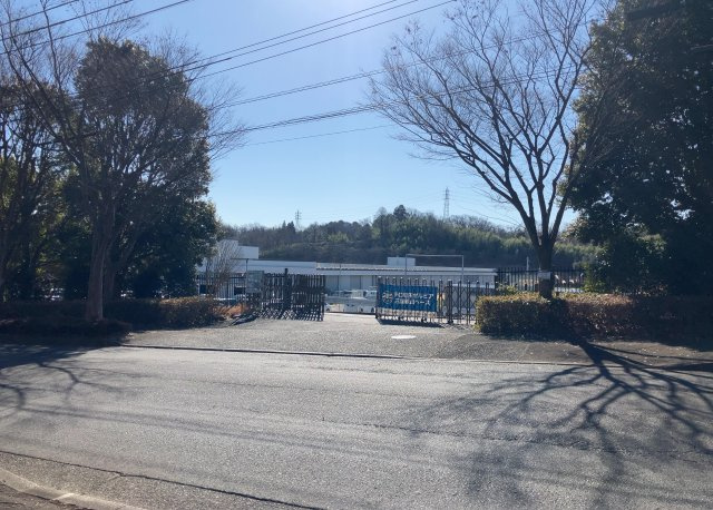 眺望を気にして物件を探す場合、前面に建物が建っていないか現地で確認しましょう！前面に建物があると景色はもちろん、日当たりや風通しにも影響が出てきます。住んだ時のことを想像しながら現地見学をしましょう。