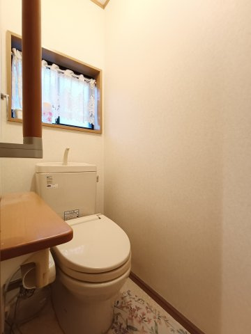【トイレ】　清潔感のあるトイレは、来客時にも気兼ねなく使えて、いつも安心感があります。
