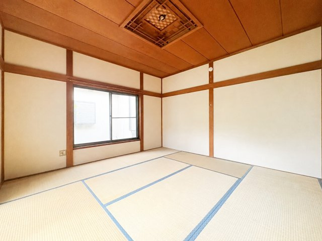 ◆その邸が魅せる、気品・上質・重厚感・極細やかさ、そのすべては訪れた者に安らぎと品性を与える特別な空間です。ここに住むからこそ意味がある。すべての（始まり）をここから迎えます。