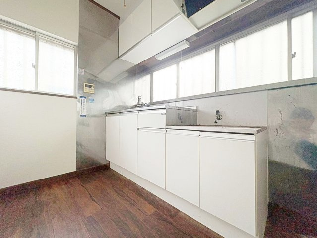 ◆ご家族みんなで調理ができる位のスペースを実現したキッチン空間となっております。みんなで作った料理を召し上がりながらの会話は、どのような物になるのでしょうか。