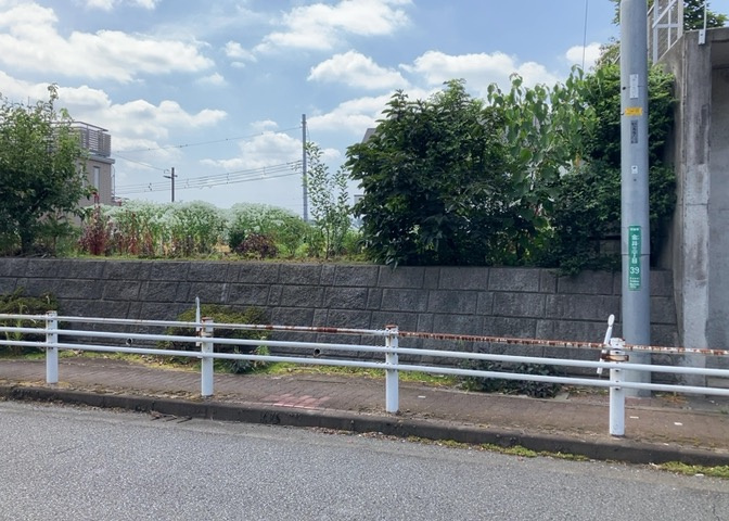 物件の詳細については、現地を見てわかること以外に、役所や法務局などで調べないとわからないことがあります。そのため、現地に行く場合は、もしこの物件を買ったらどのような生活ができるかをイメージしましょう。