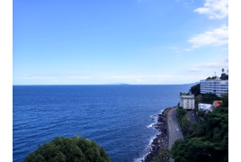 東熱海マリンハイツA棟の外観