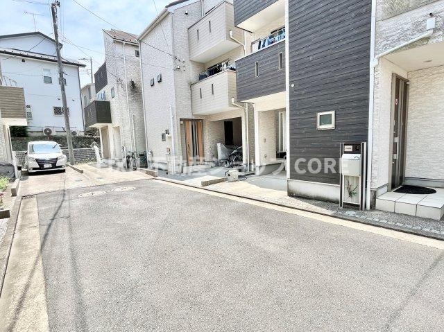 パパとママが大切なお子様をいつも身近に感じられる安心の子育て環境の立地になります。　