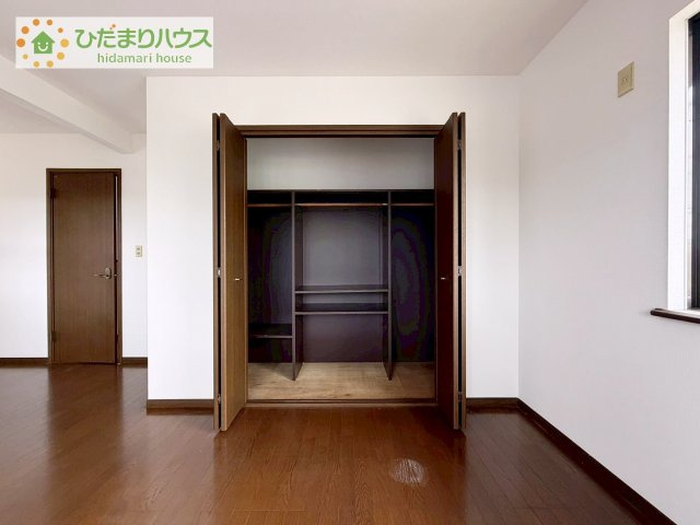 お洋服の多い女性に人気！収納力の高いクローゼット付き☆彡
