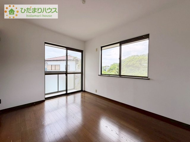 机にベットを置けば子供部屋の完成です！