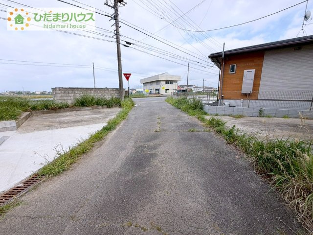時間がない時もらくらくと車の出し入れができる並列駐車場を完備！！