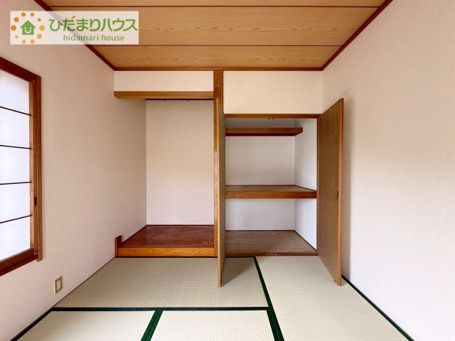 和室の収納は横開きクローゼット！しまった物の出し入れも楽々です(^^)