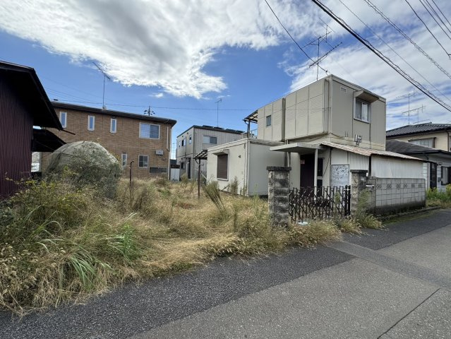 昭和53年築の軽量鉄骨造。建物のご内覧希望も承れます。賃貸は不可になります。