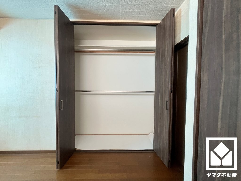 約5.5帖の2階洋室です。全居室に収納がございますので、お部屋の広さを最大限に活用できます。