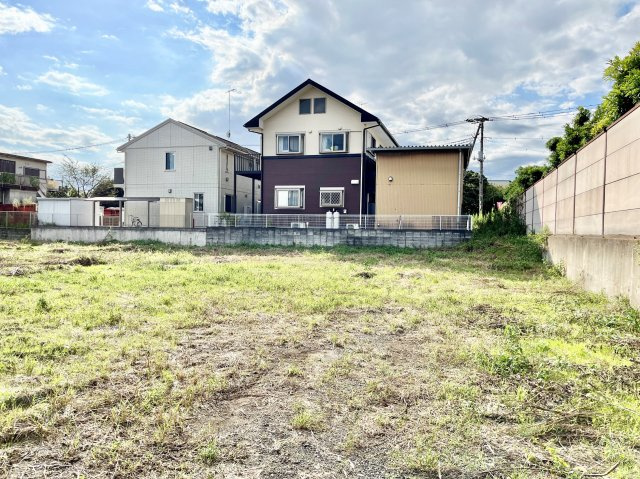 全7区画の新規開発分譲地。現在造成工事中です。整った街並みが形成される予定で、新生活を始めるご家族にもおすすめの住環境です。