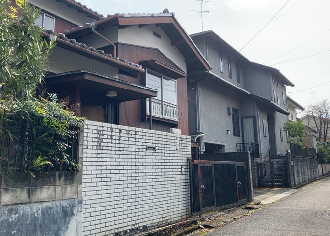 物件の詳細については、現地を見てわかること以外に、役所や法務局などで調べないとわからないことがあります。そのため、現地に行く場合は、もしこの物件を買ったらどのような生活ができるかをイメージしましょう。