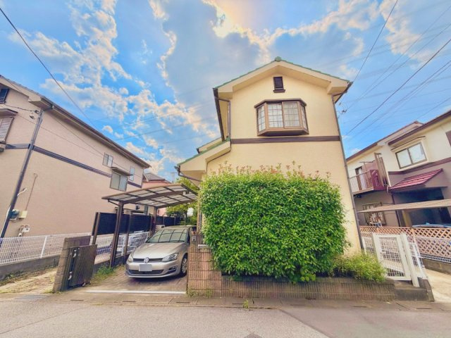 全居室に収納がある4LDK・小屋裏収納付き、住空間すっきり！ワンフロアに水回りが集中した家事ラク動線！全室南東向きです！前面道路6ｍで車庫入れスムーズ！