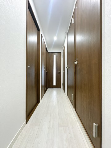 住まいをつなぐ快適な廊下♪