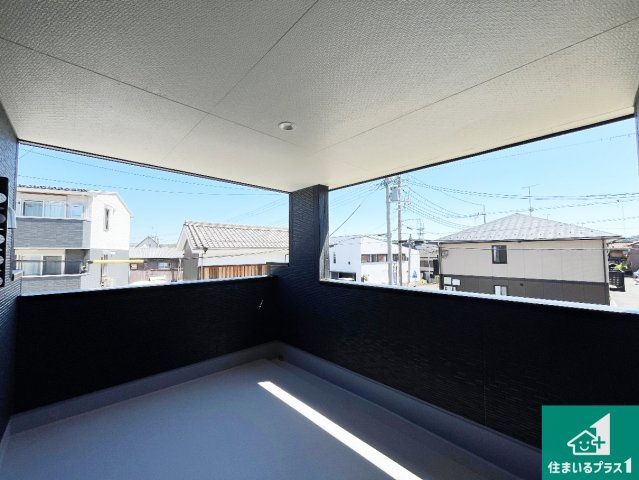 日当たりのよいバルコニー！お部屋が開放的に！