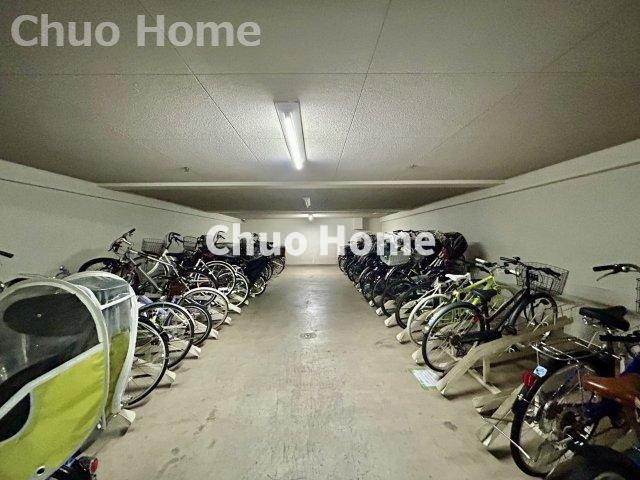 【自転車置き場】最新の空き状況や費用などの詳細は担当スタッフまでお問い合わせください。