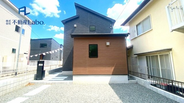 ●外観●　閑静な住宅街に位置し、落ち着いた住環境が魅力です☆　陽当たりや周辺環境など、現地でご体感ください♪