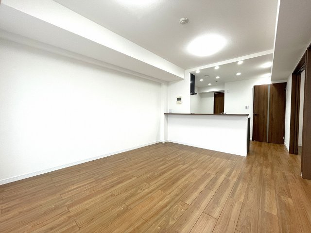 南側から射し込む明るい光が、家族団らんのLDKを居心地の良い空間に。　