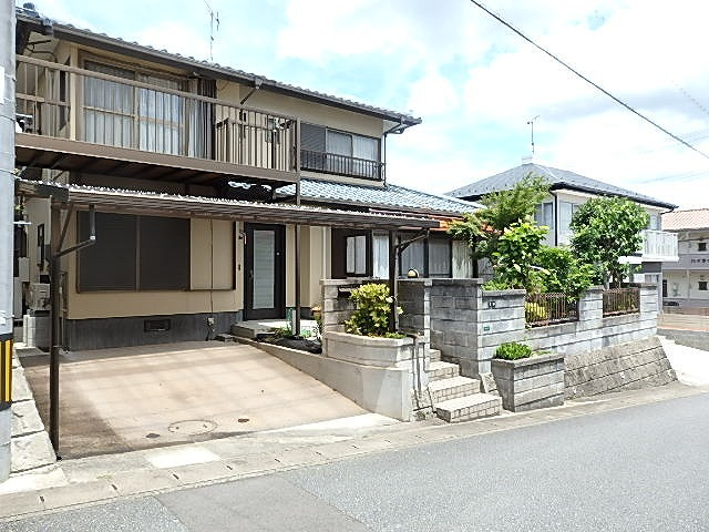 カーポート付きです。