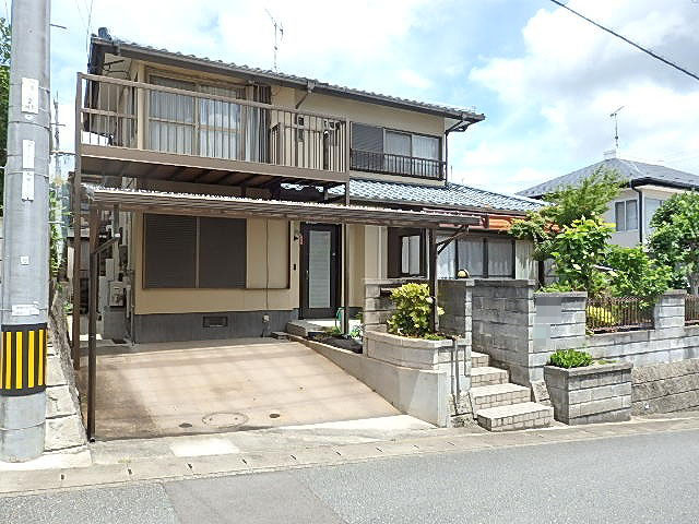 カーポート付きです。