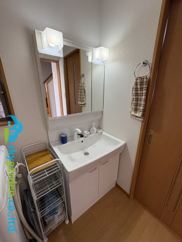 使いやすい独立洗面台です