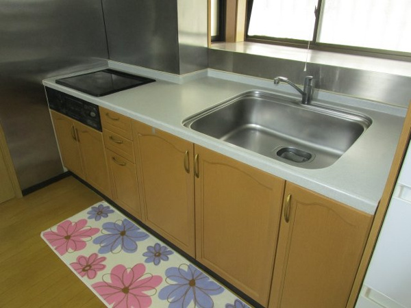 【高山市国府町広瀬町の中古戸建てのキッチン】