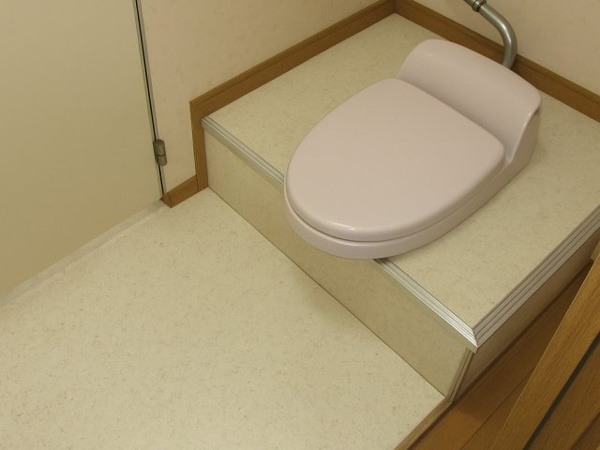 【高山市国府町広瀬町の中古戸建てのトイレ】