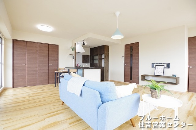 約18帖のリビングスペース！角住戸で窓も多く大変明るいお部屋です！