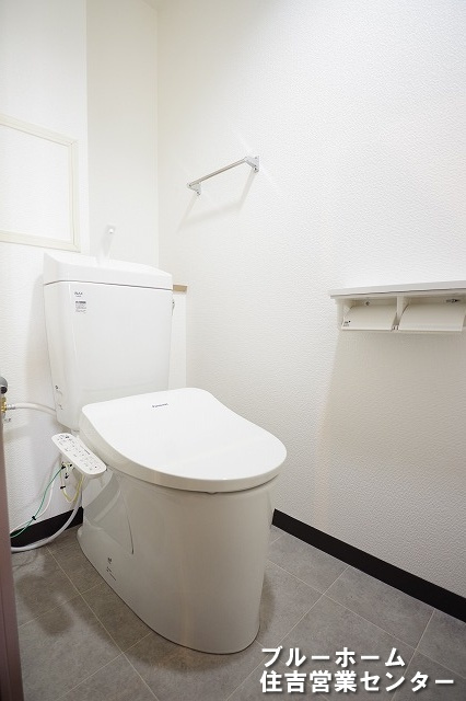 温水洗浄付き便座で冬場も温かくお使いいただけます！