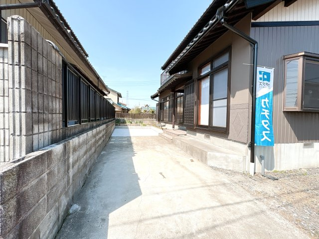 駐車場になります♪駐車場増設により縦列で2台駐車可能になります♪