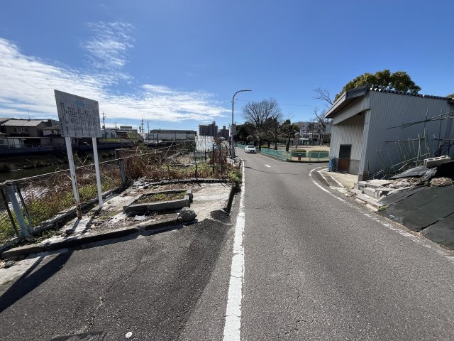 東側道路　北から