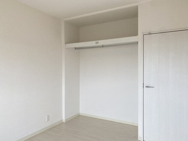 【内野南第一団地の洋室】