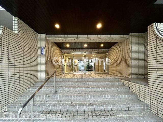 【エントランス】マンションのエントランスは、その物件の印象を決める、顔とも言える場所です。毎日通る場所ですからきれいなのが一番です。