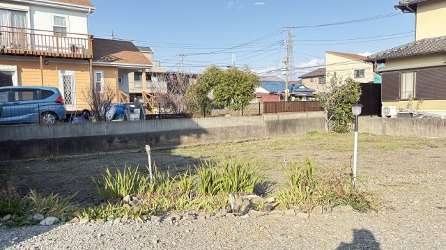 市街地へのアクセスも良く、生活利便性と静かな住環境を兼ね備えた立地です。