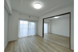 ローズガーデン南行徳五番館の外観