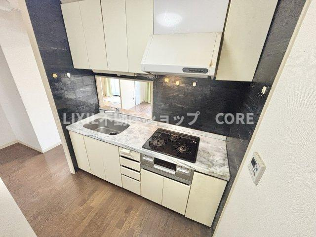 ご家族と会話をしながらお料理ができると楽しいですよね！対面式タイプのキッチン！