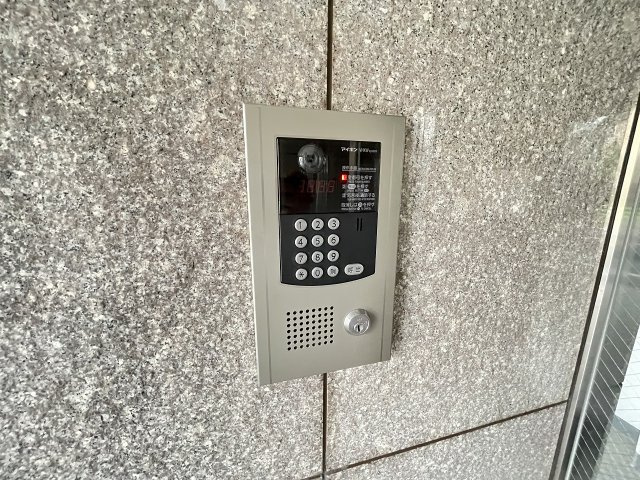 ～オートロック付き、防犯性も安心です～