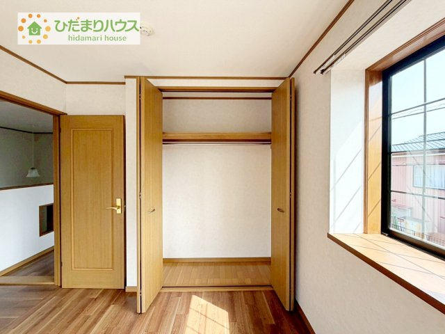 ハンガーパイプ付でお洋服の出し入れもラクラクです！