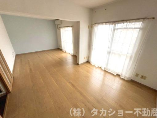 現在は広々した洋室ですが、部屋を仕切って2部屋にする事が可能です!!
