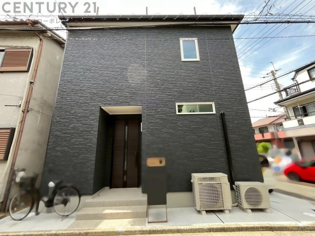 築1年の築浅戸建。1年しか経過していないため、室内外ともに新品同様の美しさです。