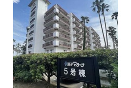 逗子マリーナ厚生用建物5号棟の外観