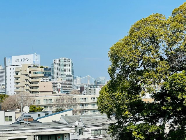 夜の夜景もとても気持ちが良く、レインボーブリッジや　町並みを眺め贅沢なひと時を感じてください。