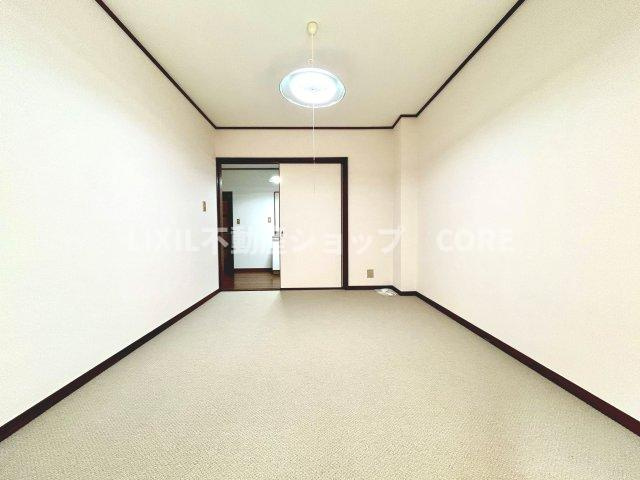 1日の疲れを癒し、心地よく寛げるようゆったりとした広さを確保しています。