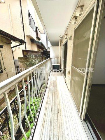 洗濯物が多い家族でも安心のワイドタイプのバルコニー採用！洗濯物も乾きやすいと思います。