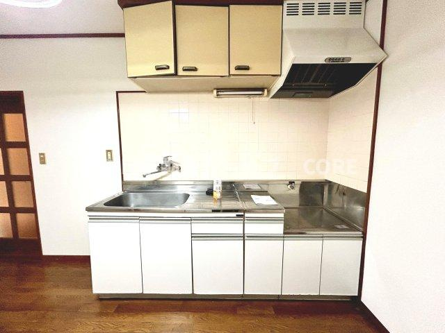 リフォームで最新のシステムキッチンにすることも可能！ぜひ一度ご相談下さい。