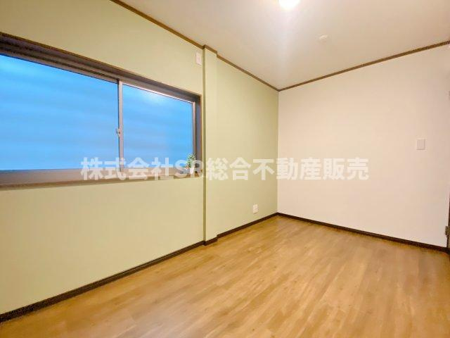 2F・南側洋室5帖。使い勝手のいい洋室です