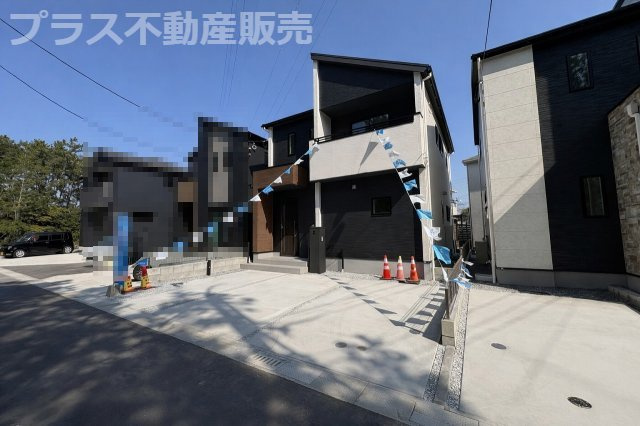 現地写真。プラス不動産販売なら、現場の全ての棟をまとめてご見学頂けます。