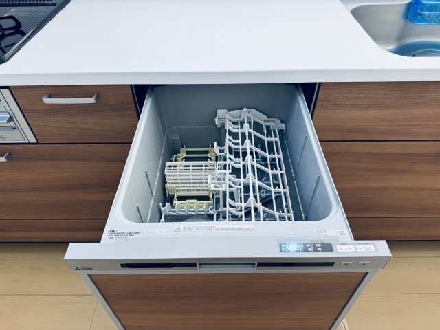 ～食洗機付き　食事後の食器洗いはお任せ、家族でゆっくりとくつろげます～